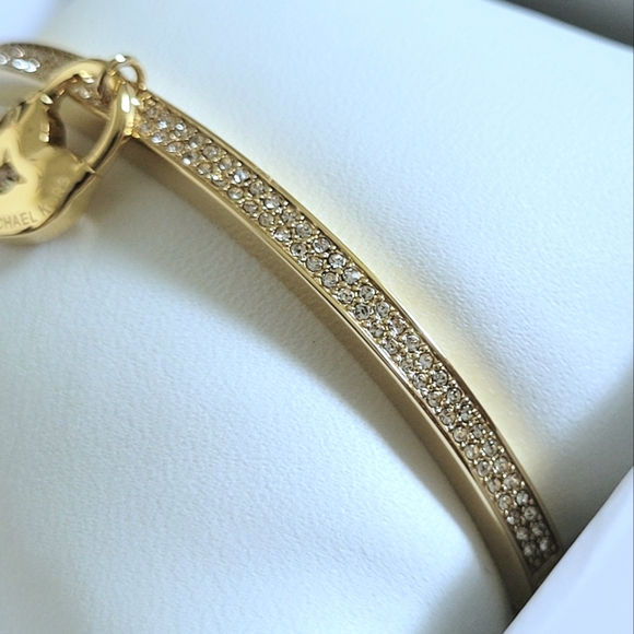 ✨️HP✨️ Michael Kors Dangling Gold💛 Heart Bangle Bracelet - NIB - Picture 3 of 16
